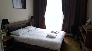 Мини-отель Hotel Nice Тбилиси Двухместный номер Делюкс с 1 кроватью и балконом-1