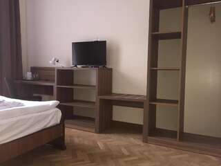 Мини-отель Hotel Nice Тбилиси Двухместный номер Делюкс с 1 кроватью и балконом-9