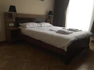 Мини-отель Hotel Nice Тбилиси Двухместный номер Делюкс с 1 кроватью и балконом-12
